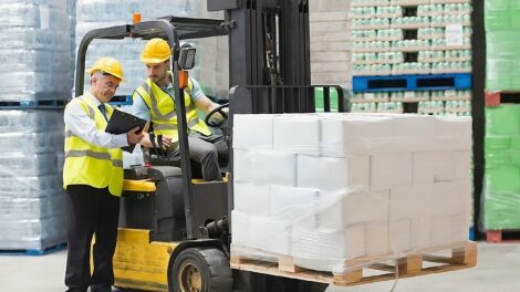 Benefits-of-Acquiring-a-Forklift-Licence-scaled